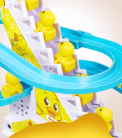 Nuevo Auto Stair Climbing Train Track Car Play Set Funciona con pilas 3 patos Montaña Rusa música ligera juguete de ranura de plástico