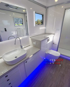 Remorque pour chambre simple avec <span class=keywords><strong>douche</strong></span> Remorque de luxe portable pour <span class=keywords><strong>douche</strong></span> et toilettes facile à déplacer - Product Image 4