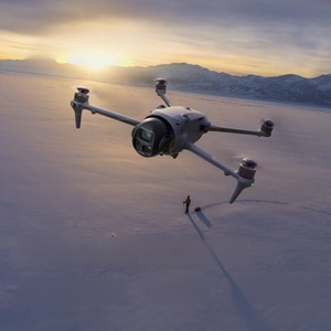 Dron Mavic 4 Pro para Fotografía Aérea, Cámara Triple, Imágenes de 100MP, Gimbal Panorámico, Aeronave Profesional para Grabación Aérea - Product Image 1