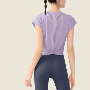 Camisetas de yoga cortas para mujer al por mayor, ligeras, con espalda en V retorcida, transpirables, de malla, de manga corta, para gimnasio, pilates y deportes. - Product Image 1