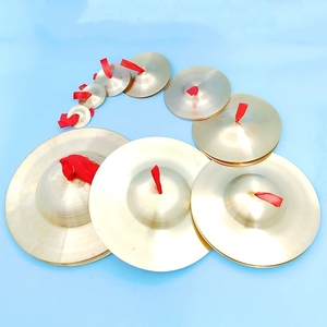 Címbalos de mano de latón de varios tamaños al por mayor, címbalos de cobre de percusión tradicional china para clases de música escolares y presentaciones. - Product Image 3