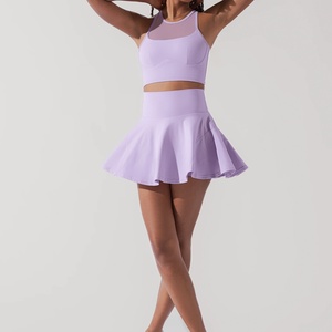 Jupes de sport OEM luxueuses et respirantes pour pickleball et tennis, avec logo personnalisé, mini-short intégré, en Spandex/Polyester, pour équipes sportives - Product Image 2