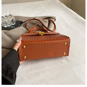 Sac Fourre-tout <span class=keywords><strong>de</strong></span> <span class=keywords><strong>Luxe</strong></span> 2025 pour Femme, Grande Capacité, en Cuir PU <span class=keywords><strong>de</strong></span> Designer, Fermeture Éclair, Doublure en Polyester, Motif Pierre, Décoration Chaîne - Product Image 6