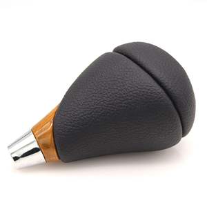 Pommeau de levier de vitesse automatique Lexus en cuir et grain de bois, design ergonomique pour améliorer l'intérieur de la voiture - Product Image 3