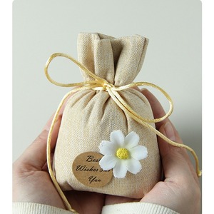 Bolsita perfumada Angju Gardenia con duración de 15-30 días para desodorizar armarios, coches y ropa, con etiqueta de flor. - Product Image 2