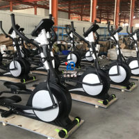YG FITNESS YG-E001 Appareil elliptique à cadre stable, Cross-trainer pour club de fitness