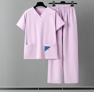 Uniformes Médicos JinTeng de Diseño Clásico y Ecológicos, Blusa con Cuello en V para Enfermeras, Asistentes Dentales y Hospitales - Product Image 3