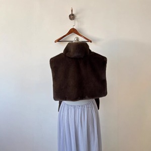 T26659 Gilet Corto in Finta Pelliccia <span class=keywords><strong>di</strong></span> Zibellino alla Moda, Top a Collo Alto in Eco-Pelliccia <span class=keywords><strong>di</strong></span> <span class=keywords><strong>Visone</strong></span>, Giacca Senza Maniche per Autunno e Inverno - Product Image 4