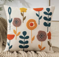 Housse de coussin personnalisée avec motif floral coloré et vibrant, broderie au crochet
