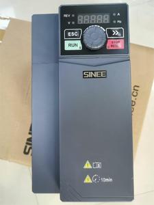 Variador de Frecuencia Variable (VFD) SINEE Serie EM730 de 5.5KW, Trifásico, 380v, Modelo EM730-5R5-3B, para Bombas de Caudal Constante - Product Image 2