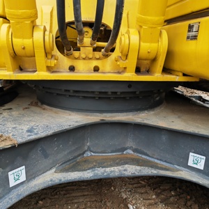 Excavatrice sur chenilles Komatsu PC110 d'occasion économique, modèle 2022, 11 tonnes, moteur et engrenages d'origine, configuration complète, entretien optimal - Product Image 3