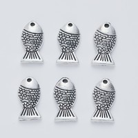 Pendentif en alliage texturé argent antique en forme d'écaille de poisson pour leurres de pêche et étiquettes cadeaux