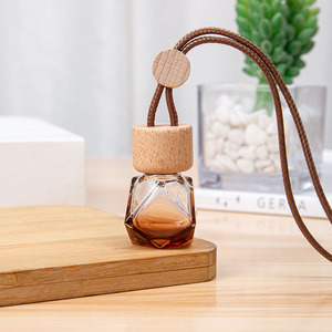 ขวดน้ำหอมแก้วรูปทรงข้าวหลามตัดขนาด 8 มล. สีสันสดใส แบบแขวนในรถ - Product Image 6