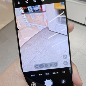 Teléfono Inteligente Curvo Motorola Moto Signature X70 Air Pro de 6.8'' con Snapdragon 8 Gen5, 5200mAh, 50MP, 165Hz, ROM Global para Juegos - Product Image 5