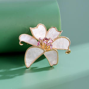 Broche de Flor de Lirio de Aleación Chapado en Oro con Cristales, Botones de Diamantes de Imitación, Dijes Personalizados, Adornos para Joyería DIY, Compromiso y Boda - Product Image 6
