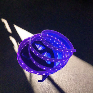 Tira de Luces LED Inteligente RAYMATES de 12 V 2835 120 LED SMD, 4 mm, Flexible, Cortable, con Control Remoto - Product Image 3