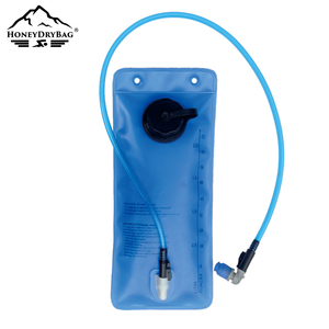 <span class=keywords><strong>Poche</strong></span> <span class=keywords><strong>à</strong></span> <span class=keywords><strong>eau</strong></span> tactique en TPU de qualité alimentaire sans BPA avec tube <span class=keywords><strong>à</strong></span> déconnexion rapide et valve anti-fuite pour les expéditions de trekking en milieu sauvage - Product Image 3
