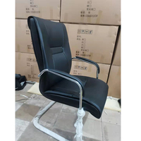 Chaise de direction moderne en cuir PU imperméable avec base en acier et accoudoirs fixes, mobilier commercial pour bureau et réception
