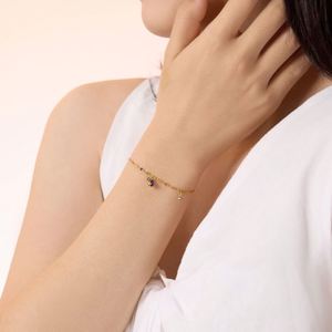 Pulsera con Colgante de Diseño Moderno y Elegante Dylam, Chapada en Oro de 18K sobre Plata 925, con Cadena de Labios y Múltiples Piedras de Circonia Cúbica 5A - Product Image 3