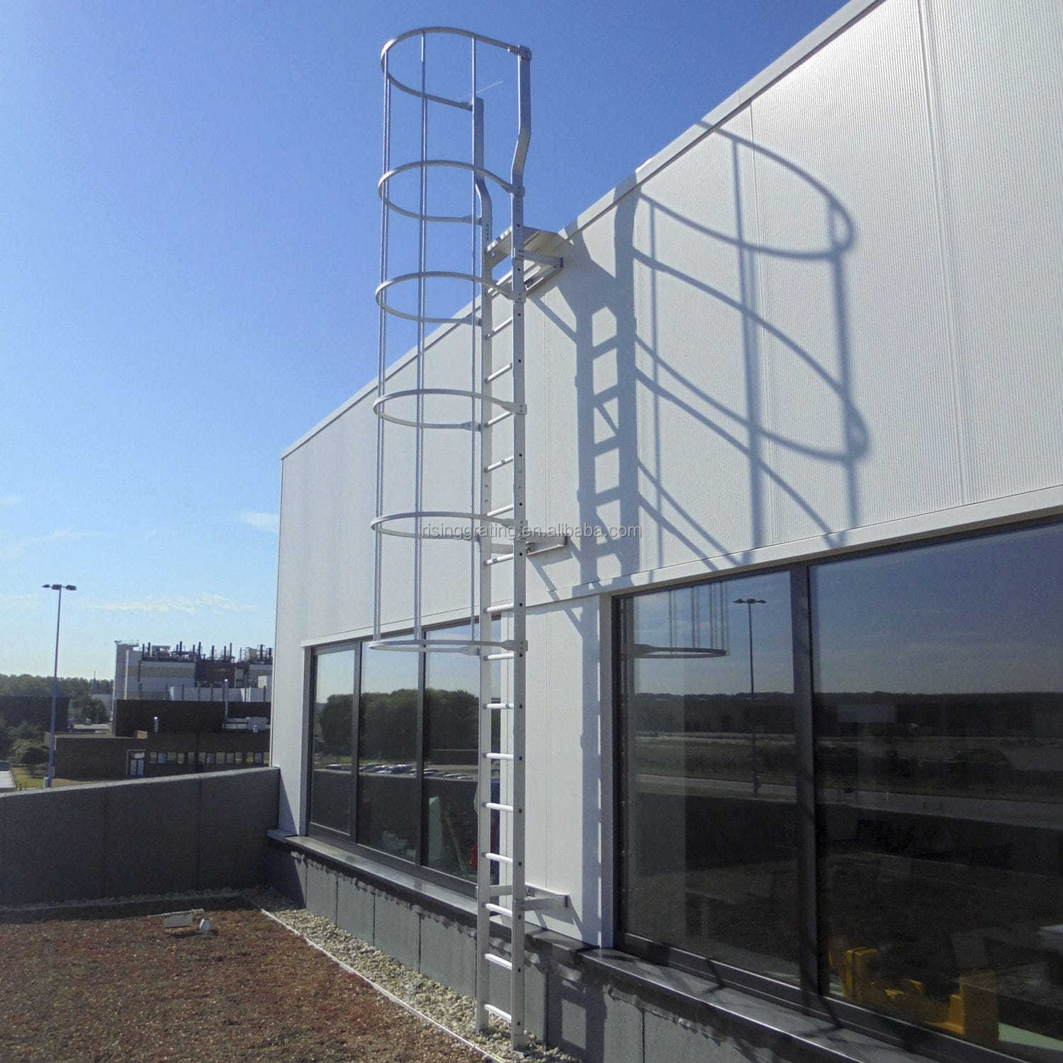 Высококачественная Вертикальная лестница из стекловолокна с фиксированным доступом, лестница из углеродистой стали, безопасная лестница с поручнями для защиты от падения