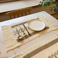 Sets de table carrés en coton et lin tissé style bohème, avec pompons style Ins, résistants à la chaleur, en fil de coton vintage, fleurs décoratives