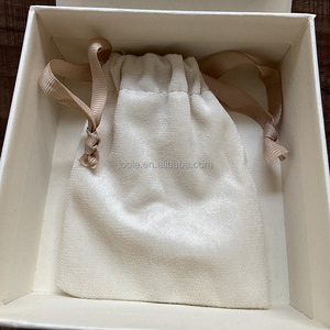 Boîte de papier rigide à fermeture à pression rituelle avancée Emballage de bijoux cosmétiques haut de gamme pour colliers pour les festivals de Noël - Product Image 3