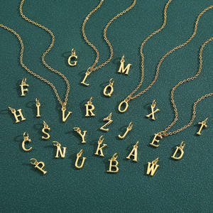 Collares colgantes delicados de moda con letras en inglés Cadenas de clavícula exquisitas, accesorios chapados con <span class=keywords><strong>oro</strong></span> de 18 quilates - Product Image 5
