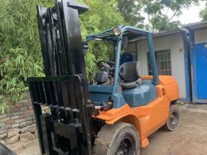 Carretilla elevadora usada de 5 toneladas, mástil de 4500mm, 7FD50, 3 toneladas y 5 toneladas - Product Image 2