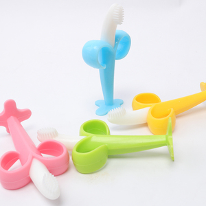 Cabeza redondeada diseño precioso plátano <span class=keywords><strong>forma</strong></span> <span class=keywords><strong>mordedor</strong></span> bebé <span class=keywords><strong>de</strong></span> silicona para la venta - Product Image 5
