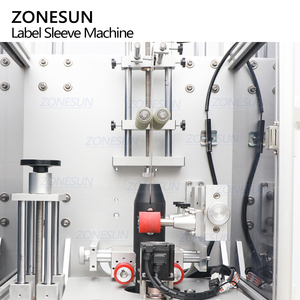 ZONESUN ZS-STB151 Machine d'étiquetage automatique à grande vitesse pour manchons rétractables en film PVC pour bouteilles - Product Image 3