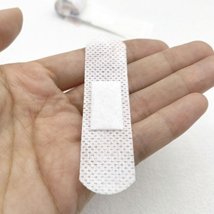 Pansements en gel de silicone non tissé en maille blanche, fabriqués en usine. Pansement en silicone respirant, hémostatique et hypoallergénique - Product Image 3