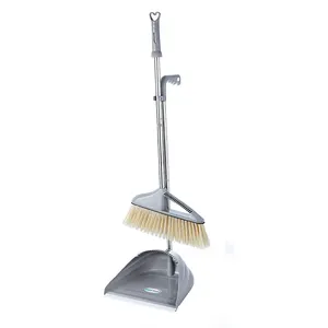 ไม้กวาดครัว Dustpan และชุดแปรงไม้กวาดปัดในร่มสําหรับพื้นบ้าน