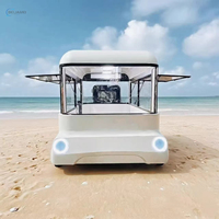 Chariots de nourriture mobiles personnalisés, remorques de bar et fourgons équipés d'une cuisine complète.