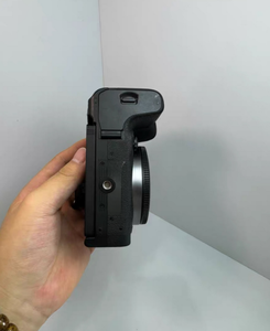 กล้องมิเรอร์เลส EOS R10 สีดำ ฟูลเฟรม เมาท์ RF แบบ DSLR มือสอง - Product Image 3