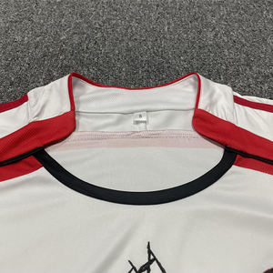 カスタムパッチワーク刺繍ロゴデザインスポーツジャージチームサッカーシャツ - Product Image 4