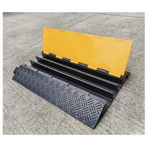 แผงกั้นจราจรแบบ 3 ช่องสำหรับโรงงานขายส่ง  พร้อมสายเคเบิล - Product Image 1