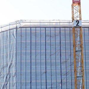 Cisaillement d'échafaudages avec matériau PE pour une protection temporaire contre le feu et l'eau - Product Image 5
