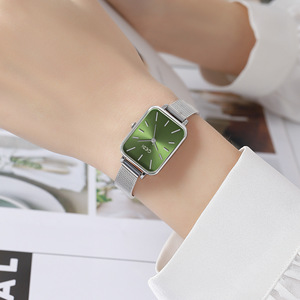 Petite montre carrée pour femme, style simple, ultra-fine, à quartz, en acier inoxydable, étanche, avec bracelet en maille. - Product Image 1