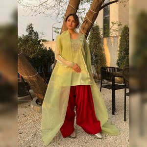 Nouveau lancement Premium Designer Indian & Pakistanais Party Wear forTop & Farashi Plazzo Set avec Dupatta Pure Look - Product Image 1