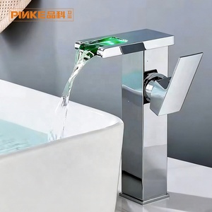 <span class=keywords><strong>Robinet</strong></span> <span class=keywords><strong>de</strong></span> lavabo cascade LED en acier inoxydable <span class=keywords><strong>noir</strong></span> à trou unique, avec céramique et 3 couleurs <span class=keywords><strong>de</strong></span> lumière changeante, monocommande pour <span class=keywords><strong>salle</strong></span> <span class=keywords><strong>de</strong></span> <span class=keywords><strong>bain</strong></span> - Product Image 1
