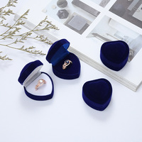 Boîte à bijoux personnalisée en velours en forme de cœur pour bagues, emballage portable pour présentation de bagues