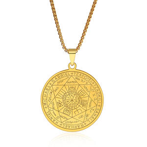 पुरुषों की स्टेनलेस स्टील क्रॉस लिंक चेन हार उज्ज्वल पॉलिश सोने की लुभावनी उत्कीर्ण विचक्राफ्त - Product Image 5