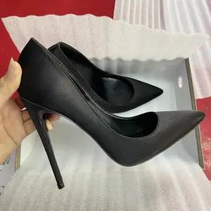 Seksi kadın yüksek topuklu zarif siyah saten sivri ayakkabı 8 Cm 10 Cm ve 12 Cm yüksek topuklu pompalar
