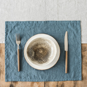 Napperons en lin délavé avec texture tissée décontractée pour la restauration et les distributeurs d'hôtellerie - Product Image 1