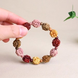 สร้อยข้อมือรูปดอกกุหลาบสี่ฤดูสามด้าน ทำจากไม้คาชิวากิ สำหรับทุกเพศ ใส่ได้ทุกวัน ของสะสม เครื่องประดับ - Product Image 1