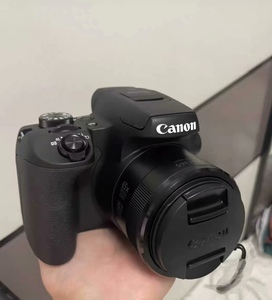 Appareil photo numérique compact Canon Power Shot SX70 HS avec zoom optique 65x, 20,3 MP, vidéo 4K, stabilisation d'image 5 étapes, carte mémoire SSD - Product Image 2