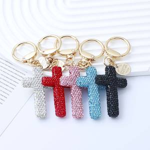 Vente en gros de porte-clés croix chrétienne pendentif en diamant avec strass cristal rose Jésus chien léger pour fille <span class=keywords><strong>sac</strong></span> à <span class=keywords><strong>main</strong></span> portefeuille bijoux - Product Image 6