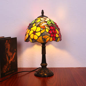 Lámpara de Mesa de Hierro Forjado de Estilo Retro Europeo, Lámpara de Noche Creativa con Diseño de Uvas y Flores para Lectura, Lámpara de Buró para Estudio o Cafetería - Product Image 5