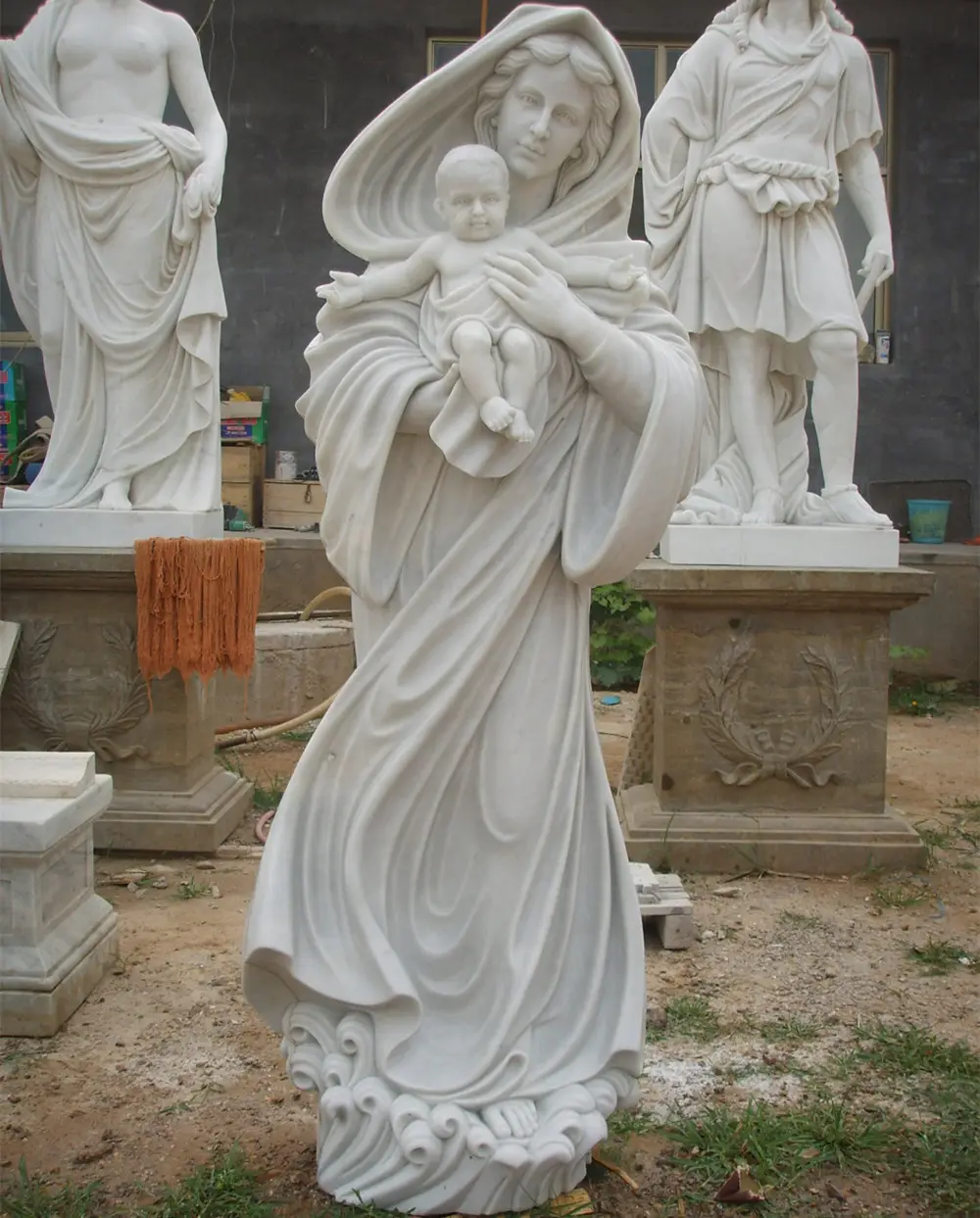 실물 크기 백색 대리석 가톨릭 마돈나와 아이 동상
