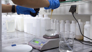 エンライト工場直販 DTFインク 1L ホワイトカラー 転写Tシャツ用繊維CMYKインク 顔料インク DTF I3200/xp600/4720対応 - Product Image 3